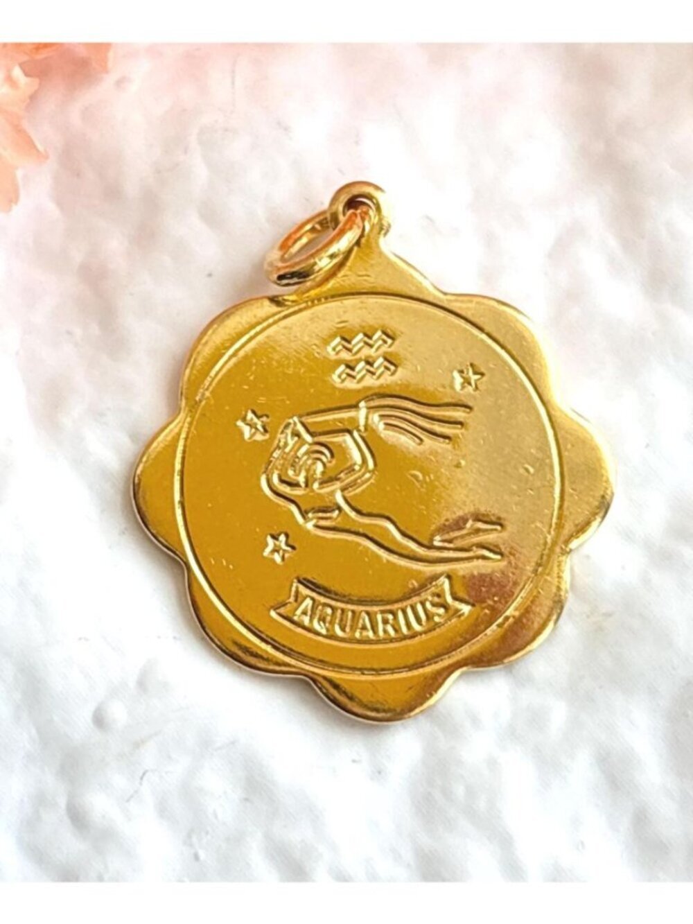 Aquarius Zodiac Scalloped Gold Toned Vintage Pendant Necklace w/ Black Rope 26"